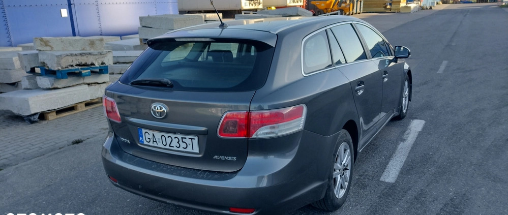Toyota Avensis cena 18991 przebieg: 296000, rok produkcji 2009 z Gdynia małe 172